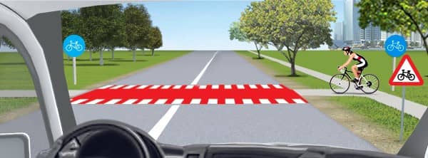 Чи має перевагу в русі велосипедист, якщо велосипедна доріжка перетинає дорогу поза перехрестям?